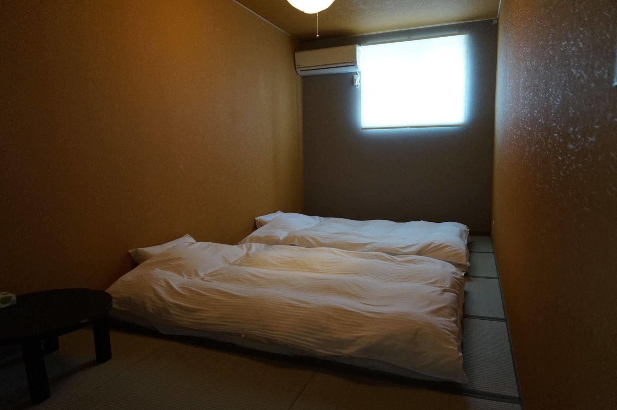 Uni Hostel Osaka Exterior foto