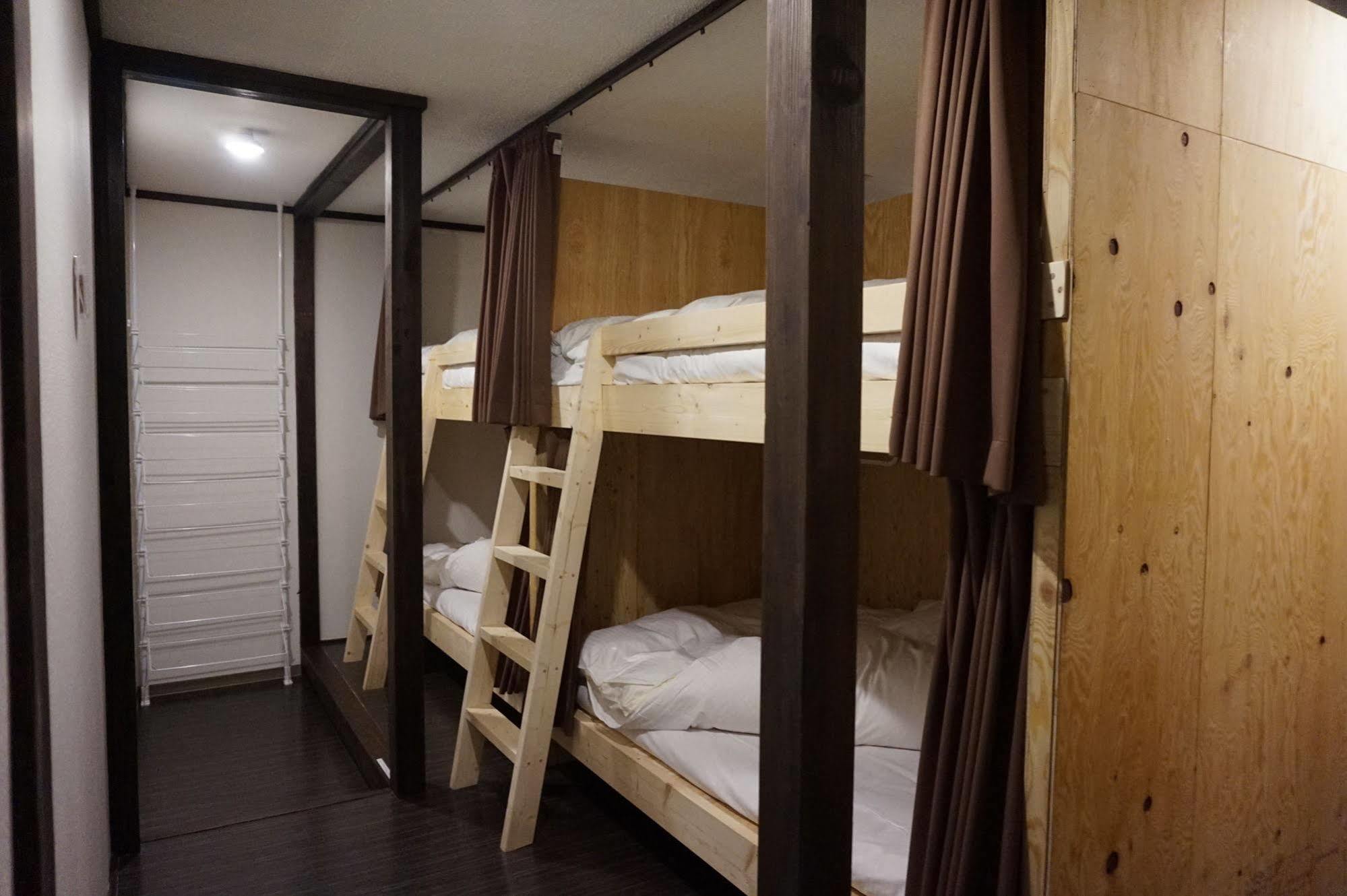 Uni Hostel Osaka Exterior foto